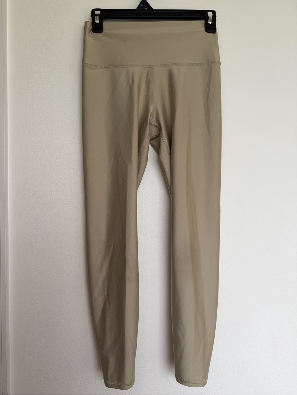 Alo High-Waist Airlift Leggings in Beige